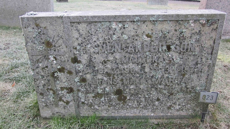 Grave number: KG D   323, 324
