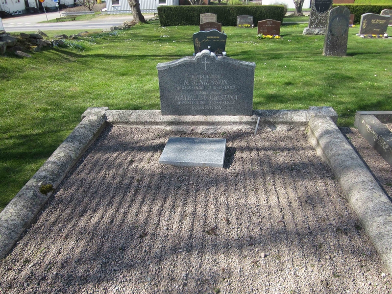 Grave number: 04 B   63, 64
