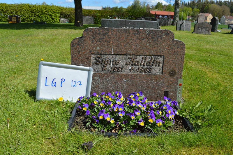 Grave number: LG P   127