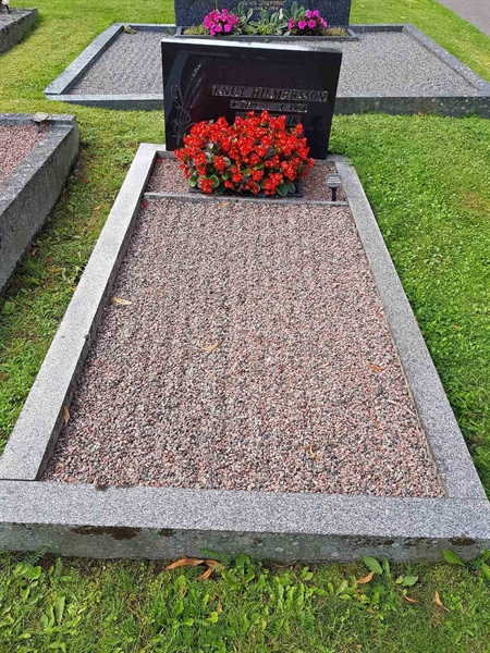 Grave number: 06 60241