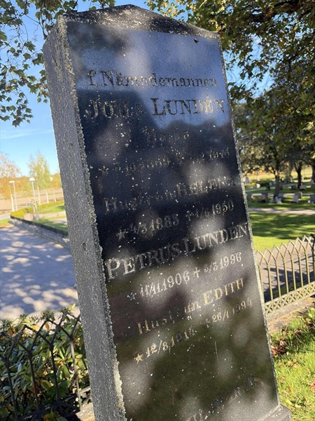 Grave number: H 1    16
