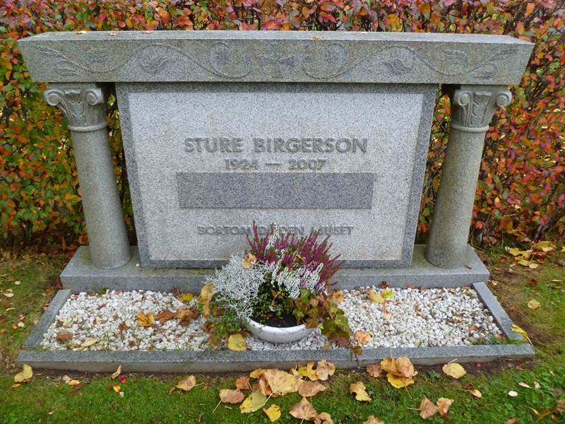 Grave number: ROG B  334, 335