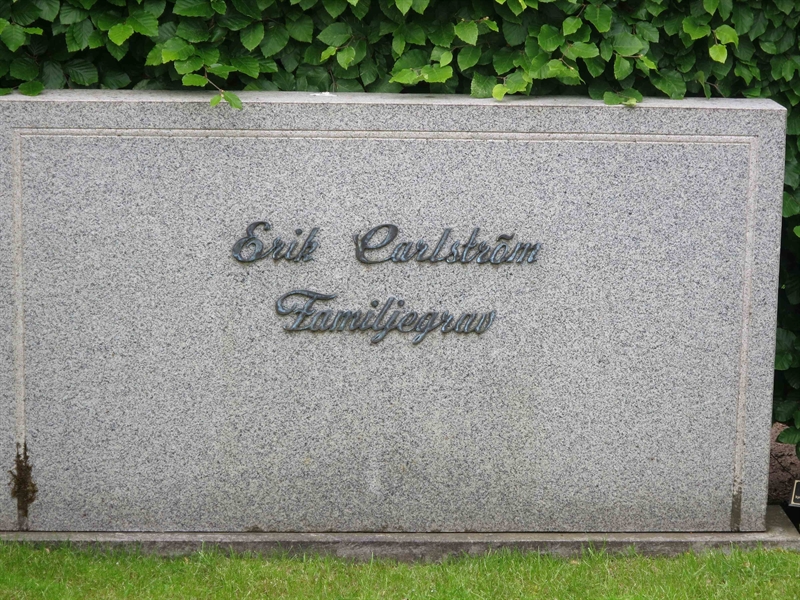 Grave number: HÖB 42    32