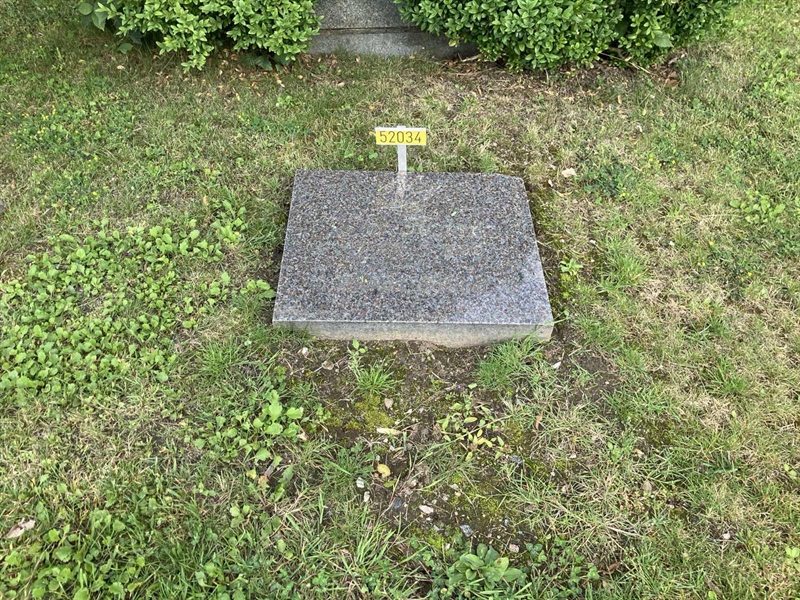 Grave number: R 02    34