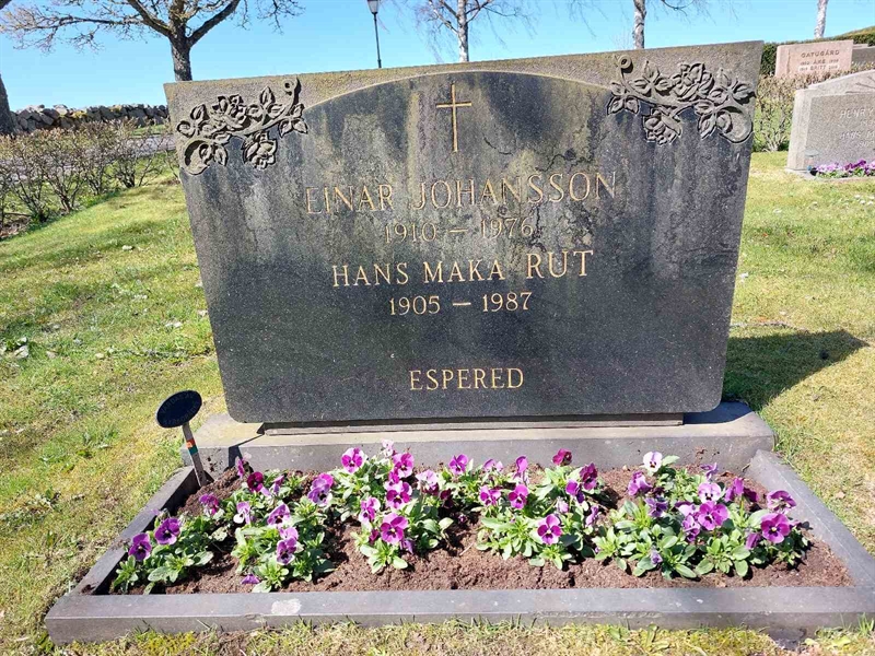 Grave number: HV 34   29, 30