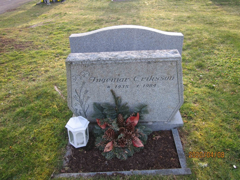 Grave number: 02 O   19