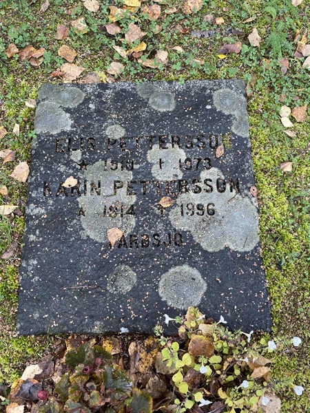 Grave number: R 5     4