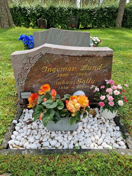 Grave number: 1 KV.9 214-215