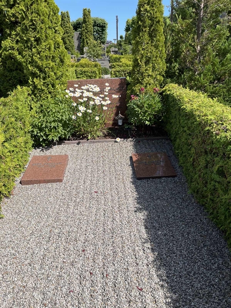 Grave number: NK IV 116a+b