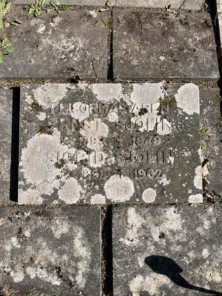 Grave number: 22 D    52