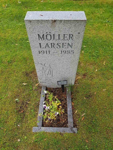 Grave number: Jä 05    50-52