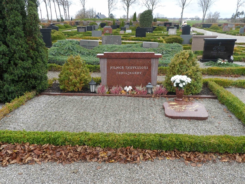 Grave number: ÖTN NMK2     6, 7, 8