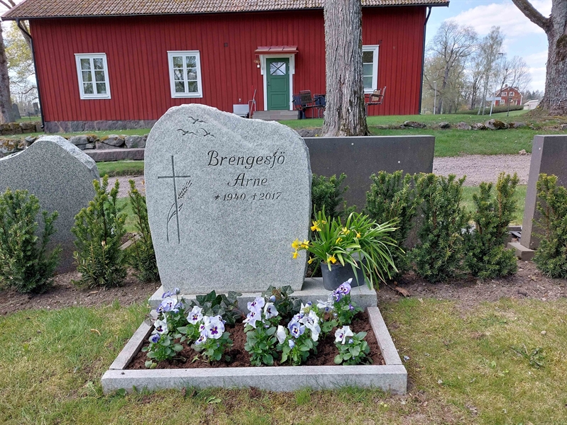 Grave number: HÖ 6   32