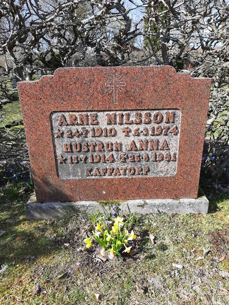 Grave number: ON E   162-163