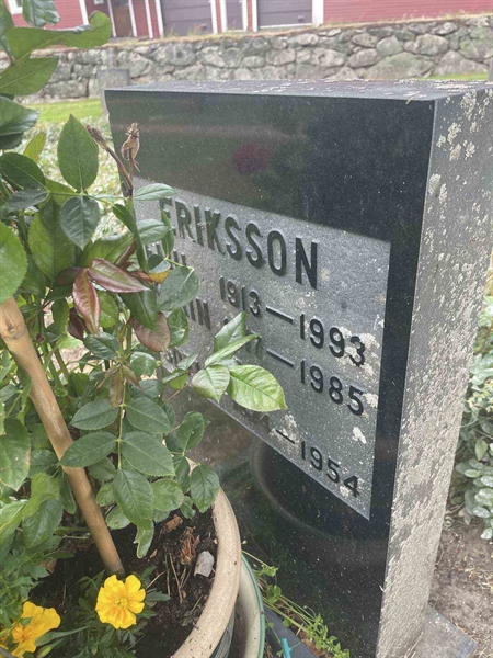 Grave number: 001 1   281