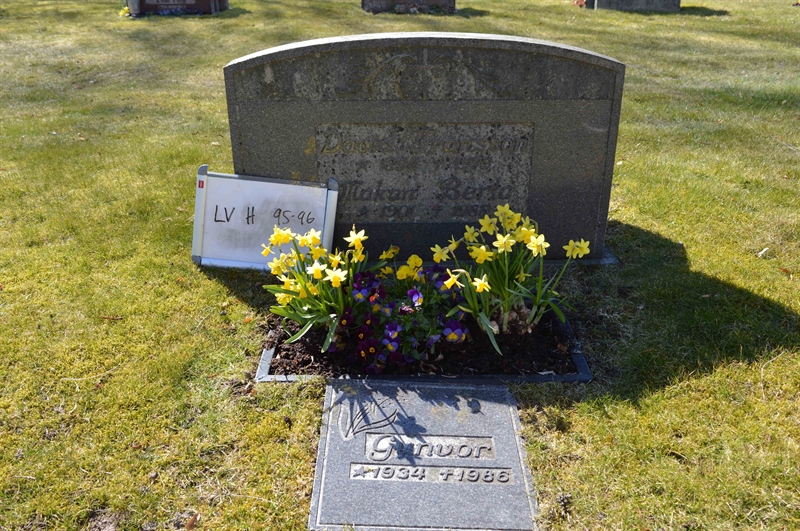Grave number: LV H    95, 96