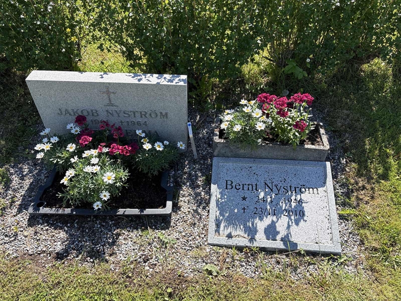 Grave number: 4 G GK    35-36