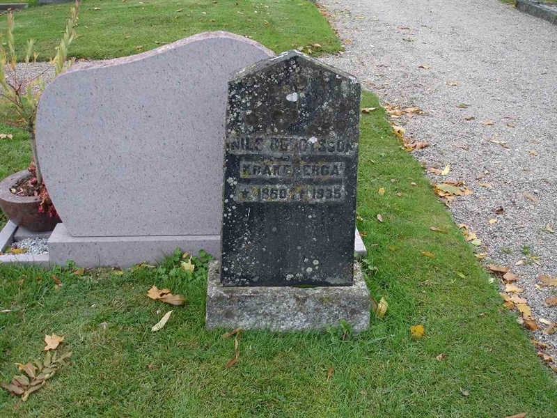 Grave number: FN C    16, 17