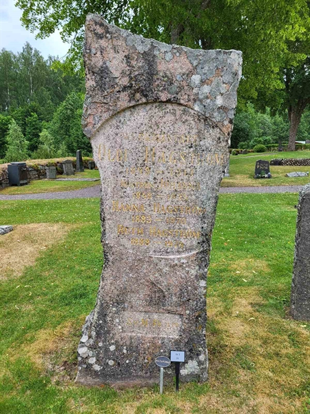 Grave number: Jä 01    24