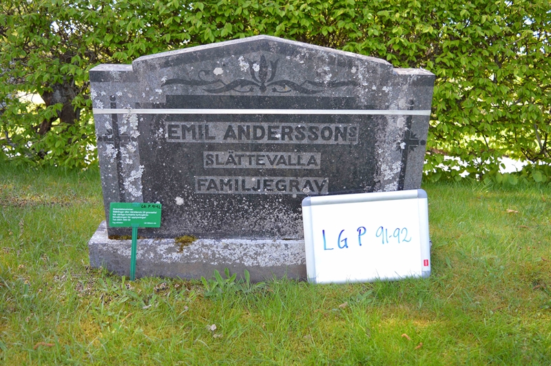Grave number: LG P    91, 92