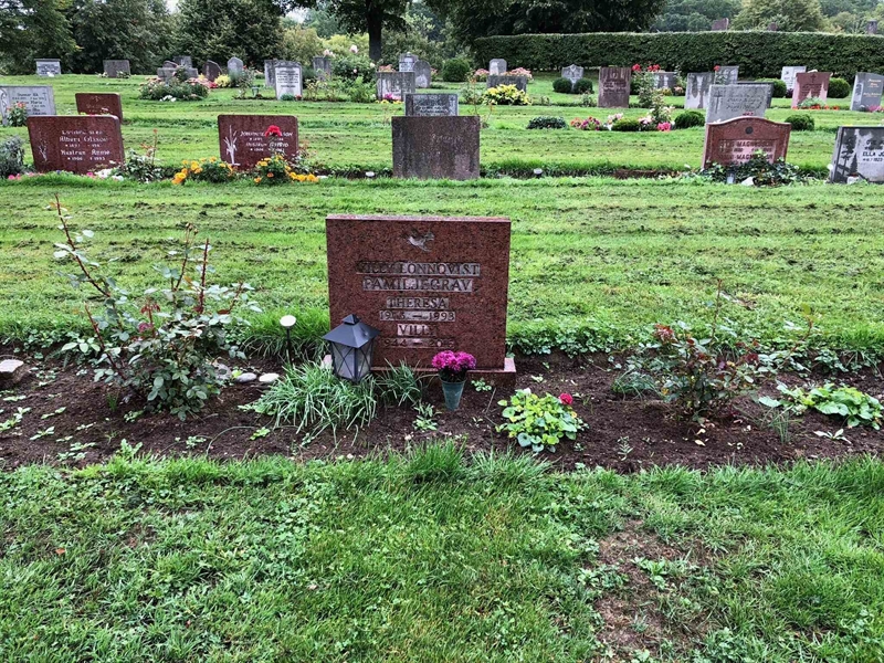 Grave number: Kå 47   109, 110, 111