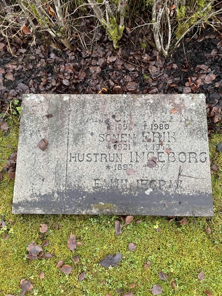 Hautatunnus: 3 01 06   240-242A