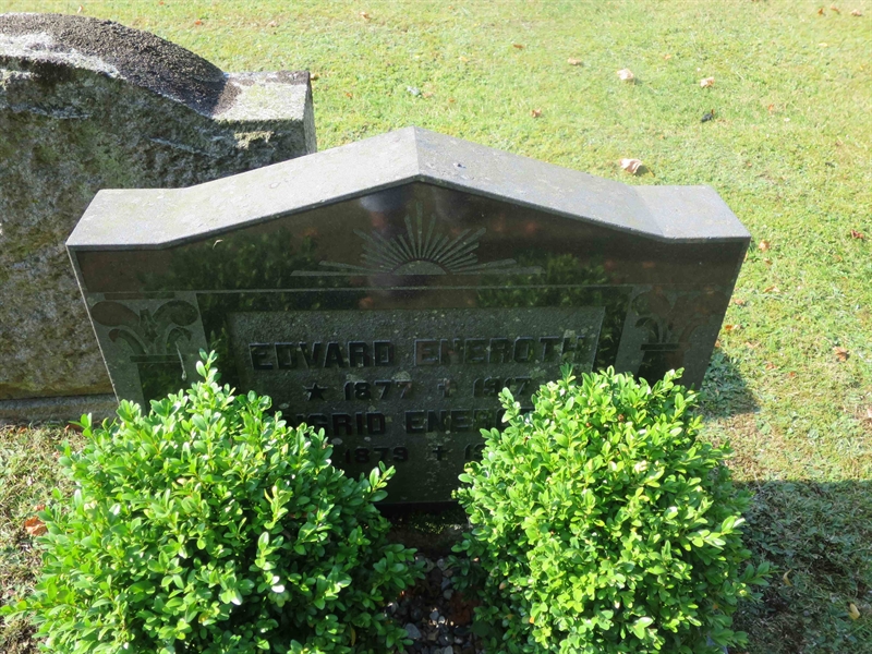 Grave number: HK C   196, 197