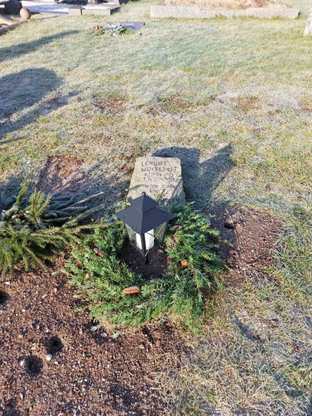 Grave number: F 03   134, 135
