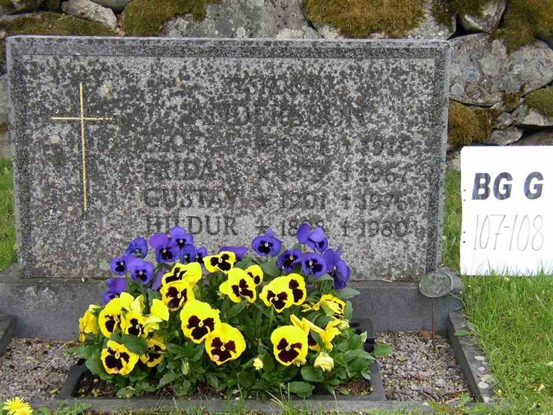 Grave number: Br G   107-108