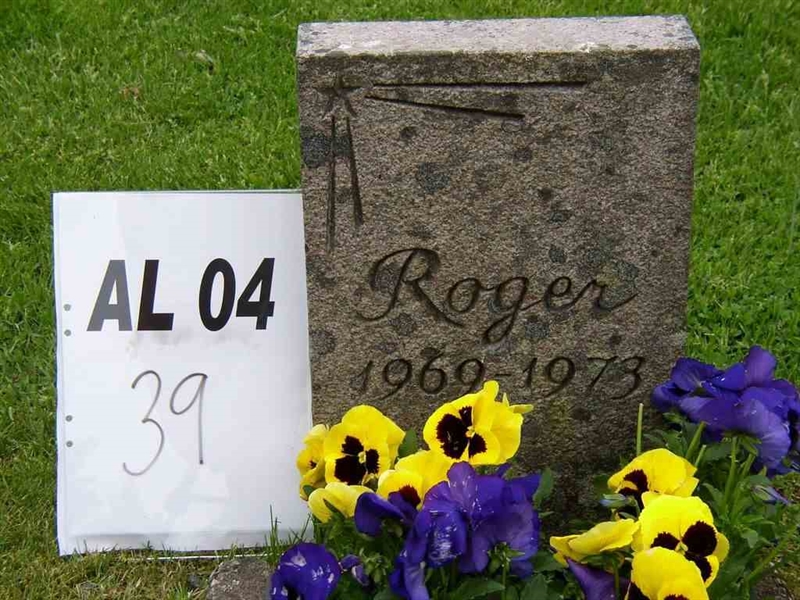 Grave number: AL 4    39