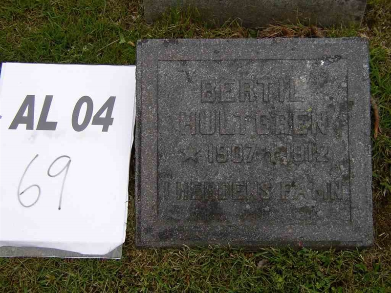 Grave number: AL 4    69