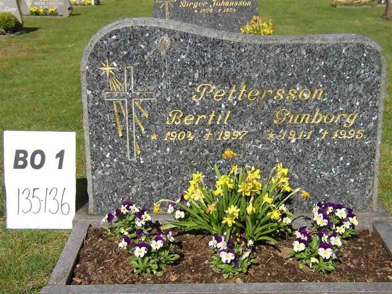 Grave number: BO 1   135-136