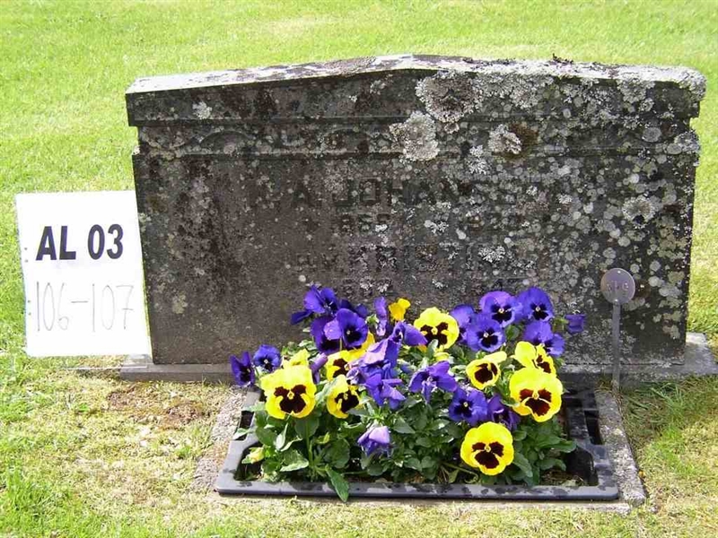 Grave number: AL 4   207-208