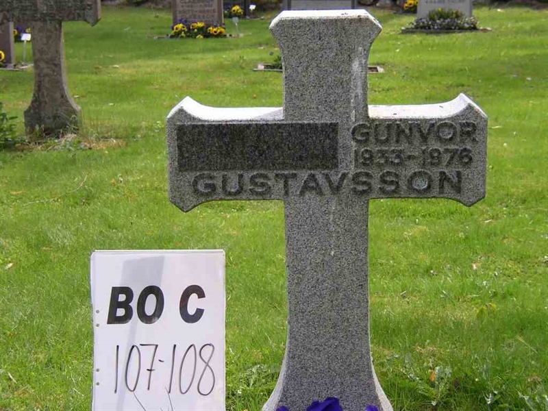 Gravnummer: BO C   107-108
