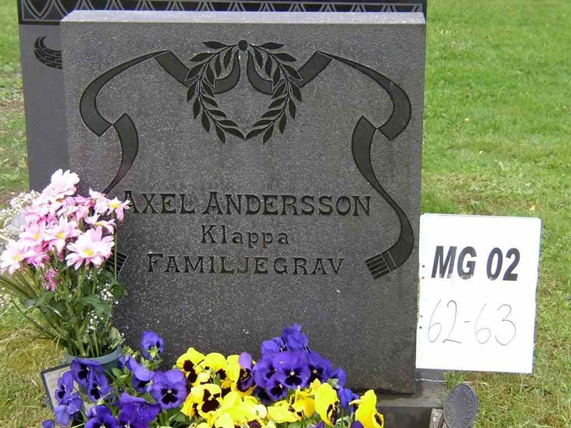 Grave number: M G 02    62-63