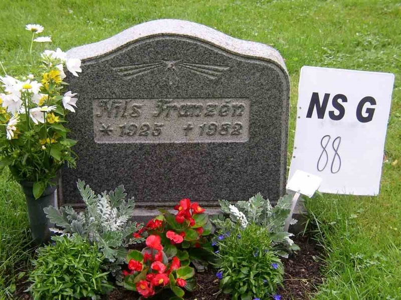 Grave number: NS G    88