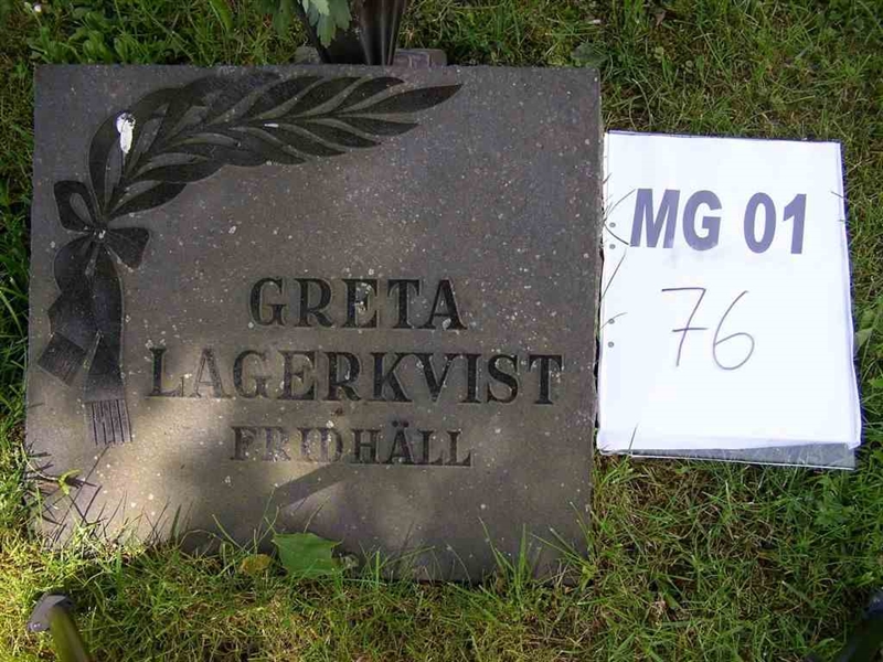 Grave number: M G 01 76