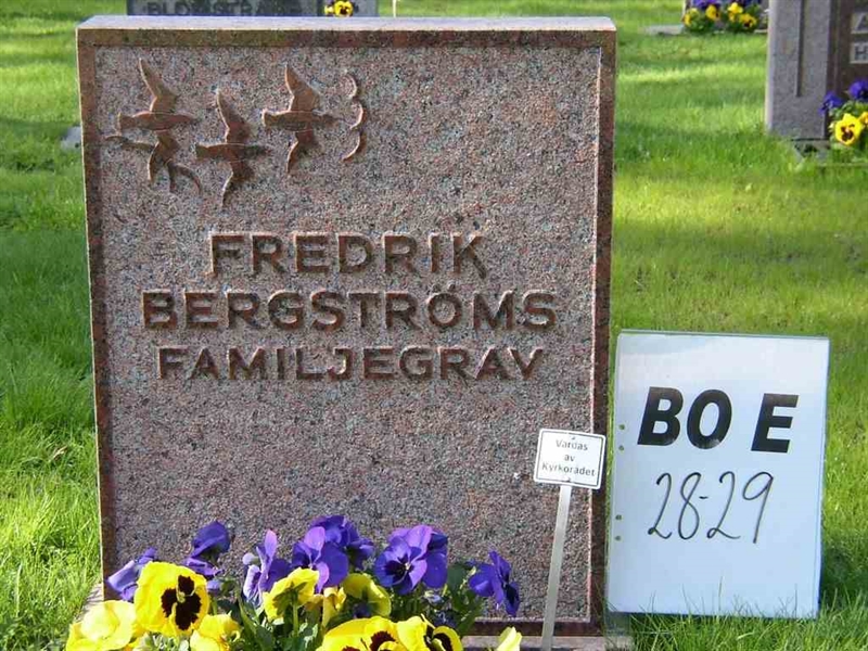 Grave number: BO E    28-29