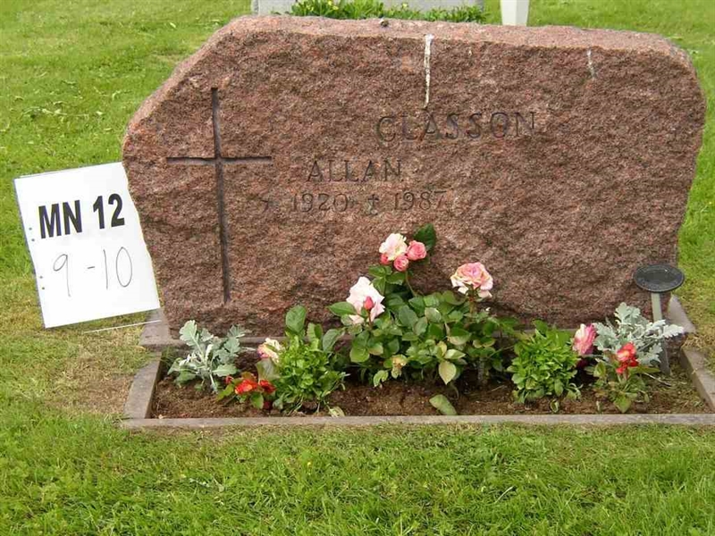 Grave number: M N 12     9-10