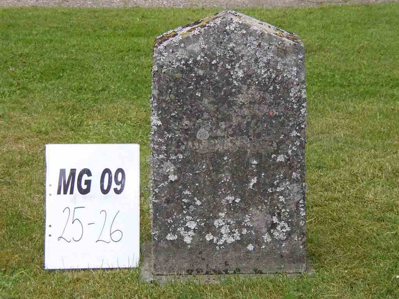 Grave number: M G 09    25-26