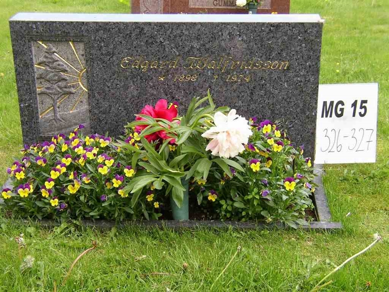 Grave number: M G 15 326-327