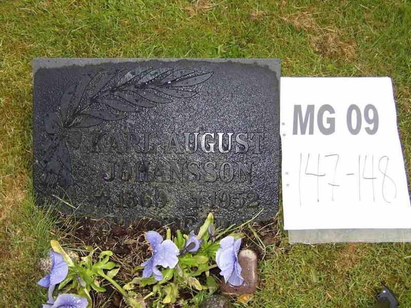 Grave number: M G 09   147-148