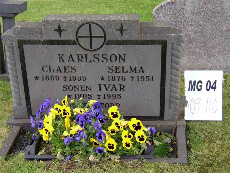 Grave number: M G 04   109-110