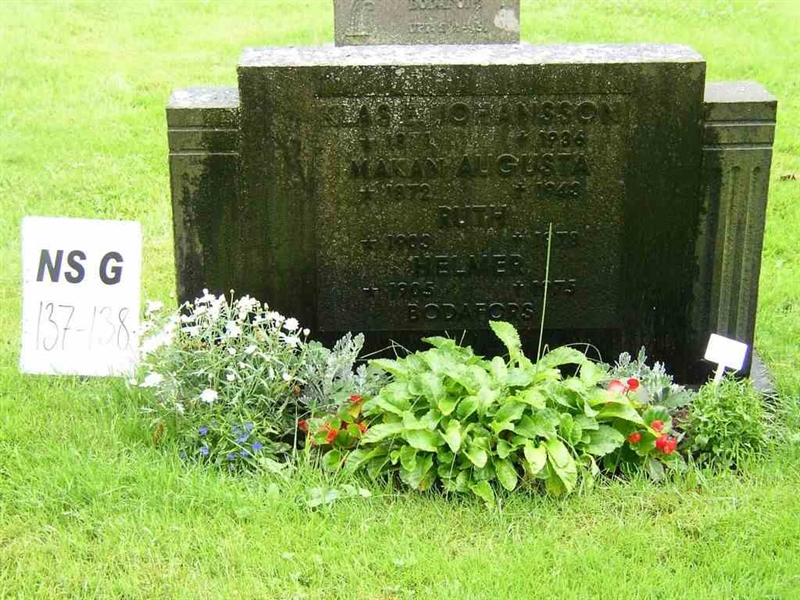 Grave number: NS G   137-138