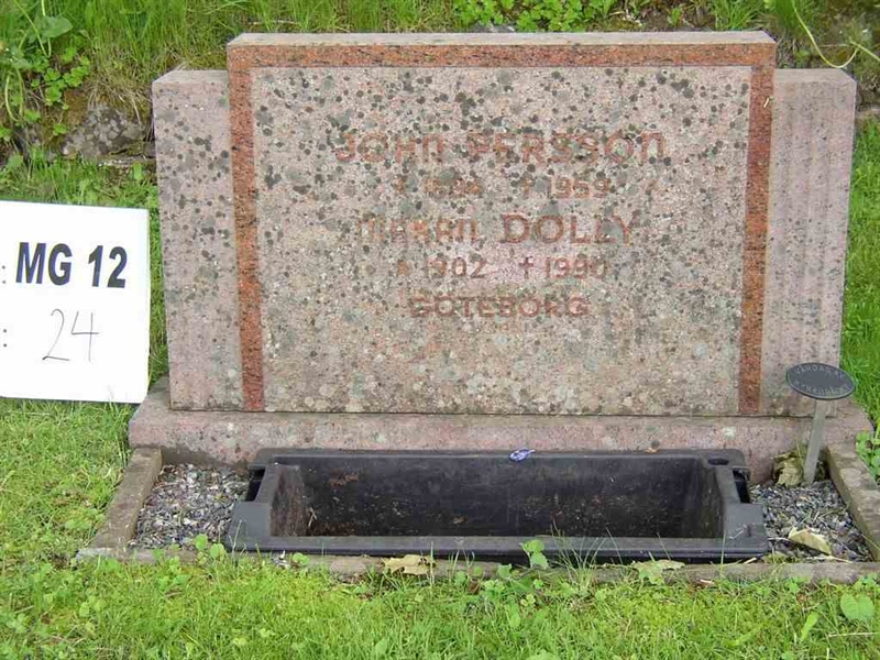 Grave number: M G 12    24