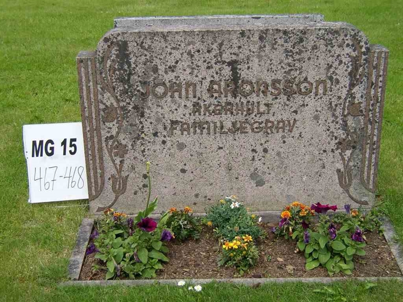 Grave number: M G 15   467-468
