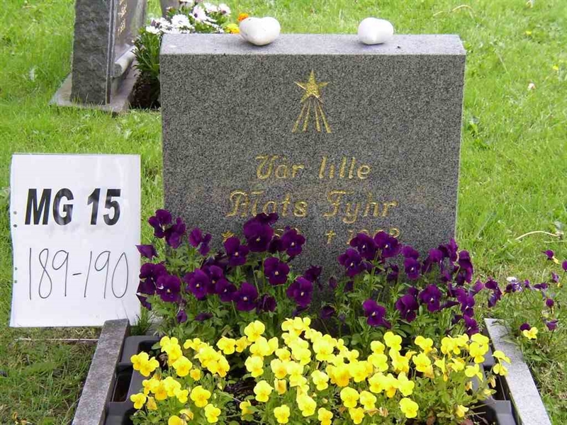 Grave number: M G 15 189-190