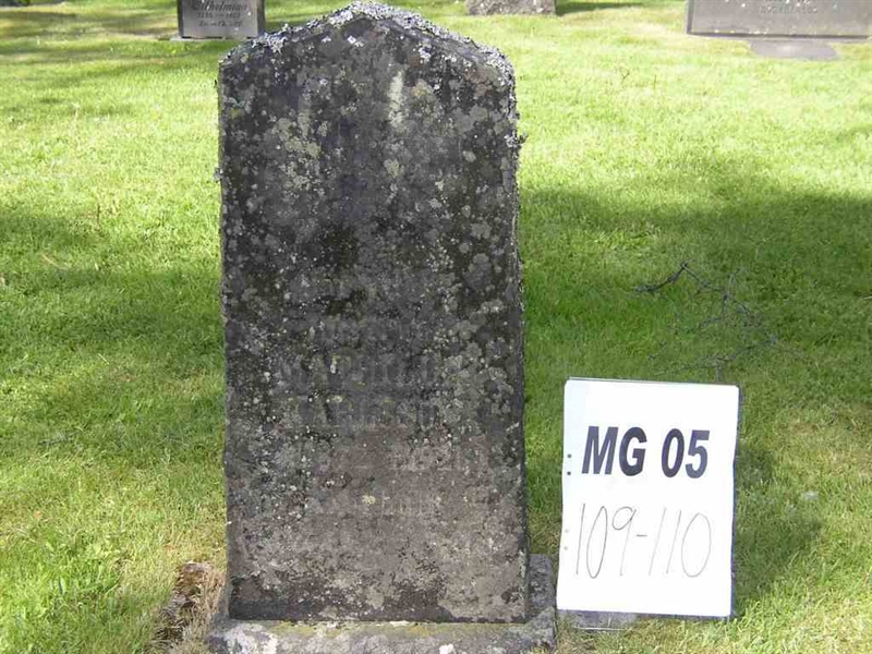 Grave number: M G 05   109-110