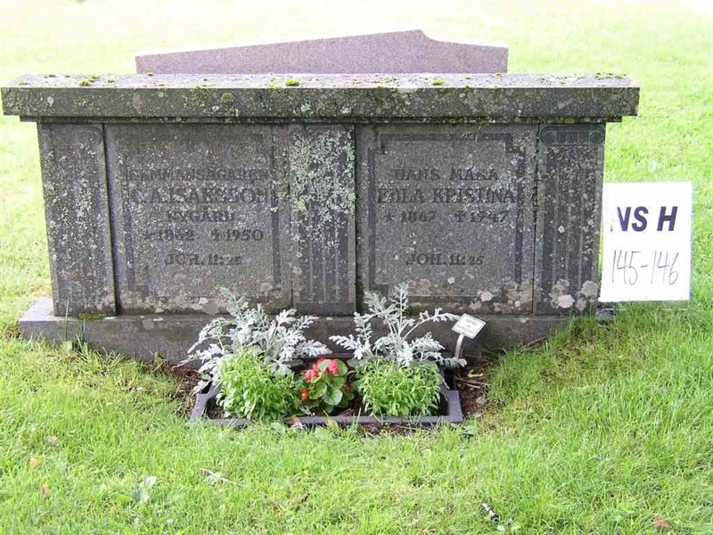 Grave number: NS H   145-146