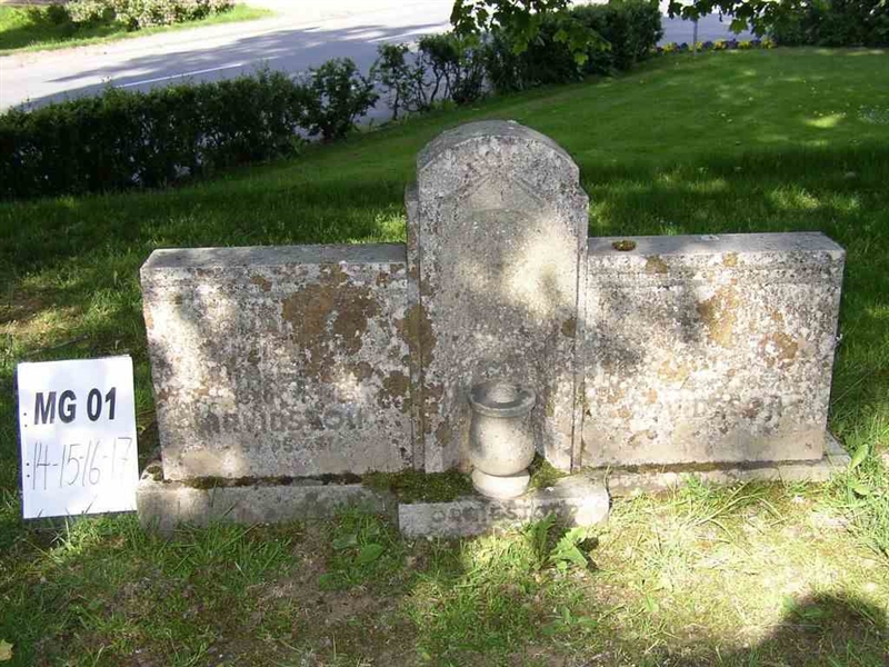 Grave number: M G 01    14-17
